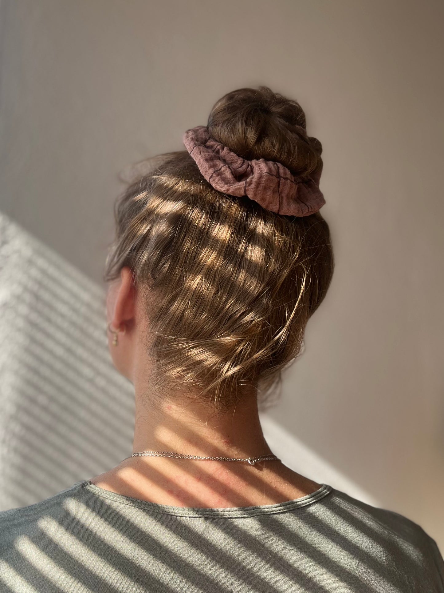 SCRUNCHIE, MAROON