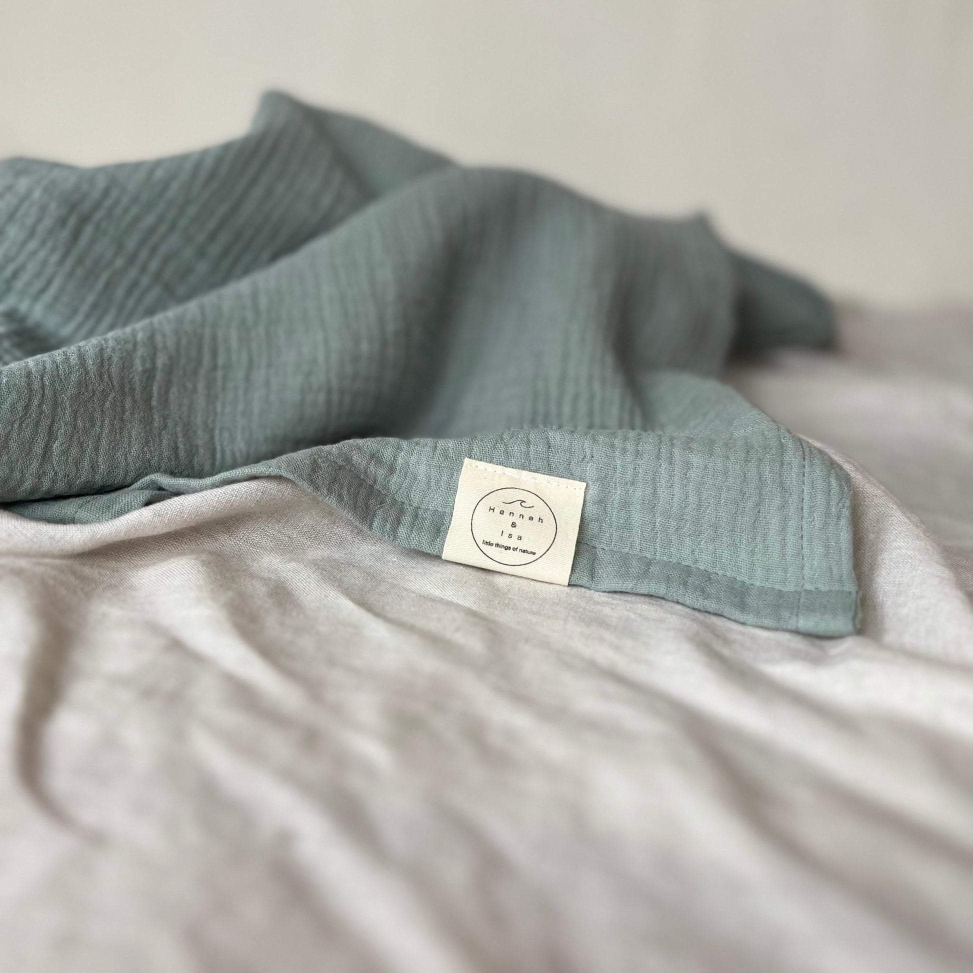 LITTLE THINGS OF NATURE - SWADDLE, DUSTY GREENcamiro shop & studioHannah & Isa